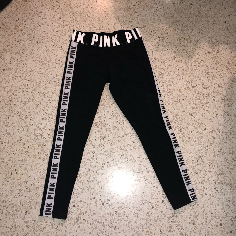 🎀 VS Pink yoga leggings 🎀